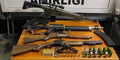 Menemen'de 5 ruhsatsız silah ele geçirildi