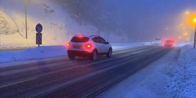 Bolu Dağı'nda kar yağışı etkisini sürdürüyor