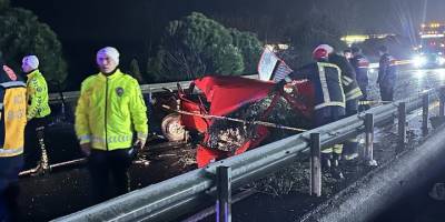 Manisa'da meydana gelen zincirleme trafik kazasında 2 kişi öldü, 3 kişi yaralandı