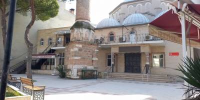 Manisa'da camide bıçaklanan kişi hastanede öldü