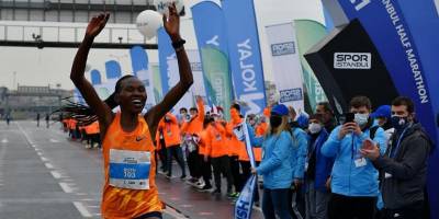 İstanbul Yarı Maratonu'nda Kenyalı atlet Ruth Chepngetich, Dünya Rekoru kırarak şampiyon oldu