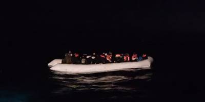 İzmir açıklarında 67 düzensiz göçmen kurtarıldı