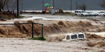 Çanakkale'de sağanak nedeniyle Kepez Çayı taştı