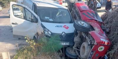 Muğla'da kamyonetle çarpışan yangına müdahale aracındaki 2 kişi yaralandı