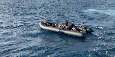 İzmir açıklarında 159 düzensiz göçmen kurtarıldı