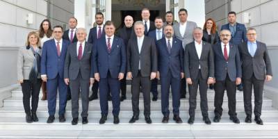 CHP İzmir Büyükşehir Belediye Başkan adayı Tugay, İZTO yönetimiyle buluştu