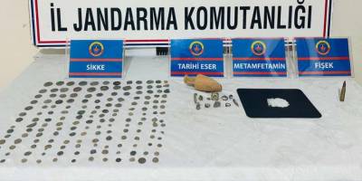 Manisa'da bir evde 180 parça tarihi eser ele geçirildi