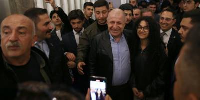 Zafer Partisi Genel Başkanı Özdağ, Fethiye'de gençlerle buluştu