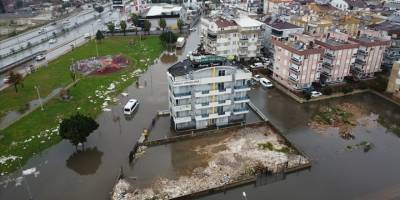 AFAD, Antalya'daki sel afetinin yaralarını sarmak için "Acil Destek Ödemesi" gönderdi