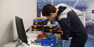 İzmirli lise öğrencisi Yaman Çakaroğlu, bilim seferi için Pasifik yolcusu