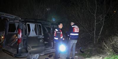 Denizli'de şarampole devrilen hafif ticari aracın sürücüsü öldü