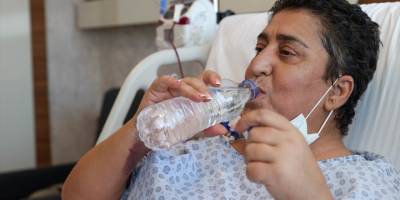 Böbrek nakliyle 16 yıl sonra "istediği kadar" su içebildi