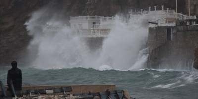 Antalya'da sağanak, fırtına ve hortum etkili oldu