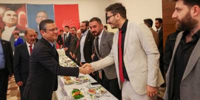 CHP Genel Başkanı Özel, Kütahya'da sivil toplum kuruluşlarının temsilcileriyle buluştu