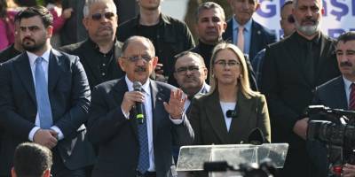 Bakan Özhaseki, İzmir'de halka hitap etti