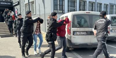 Bursa merkezli fuhuş operasyonunda yakalanan 31 zanlı adliyede