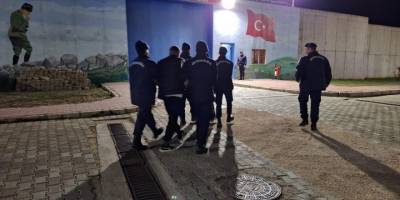 Afyonkarahisar'da bir evden hırsızlık yapan 2 zanlı tutuklandı