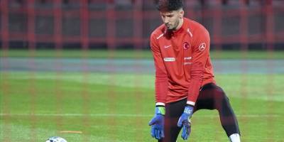 Altay Bayındır, sakatlığı nedeniyle A Milli Futbol Takımı'nın hazırlık maçlarını kaçıracak