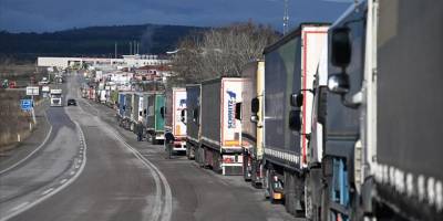 Hamzabeyli'de 15 kilometrelik tır kuyruğu oluştu