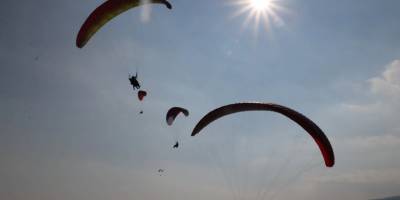 Denizli'de yamaç paraşütü kazasında yaralanan genç kadın, tedavi gördüğü hastanede öldü