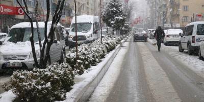 Hakkari'de olumsuz hava koşulları nedeniyle eğitime 1 gün ara verildi