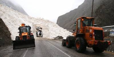 Hakkari-Çukurca kara yolu çığ nedeniyle kapandı