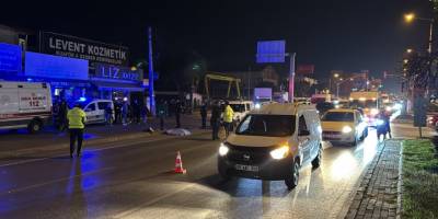 İzmir'de otomobilin yayalara çarpması sonucu 1 kişi öldü, 1 kişi yaralandı