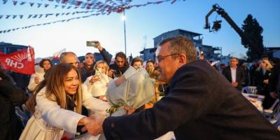 CHP Genel Başkanı Özel, İzmir'de proje tanıtım toplantısına katıldı