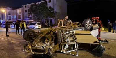 Muğla'da iki otomobilin çarpışması sonucu 4 kişi yaralandı