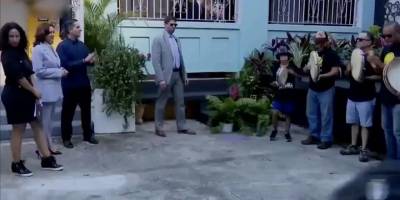 ABD Başkan Yardımcısı Harris’in Porto Riko'da tempo tuttuğu şarkının protesto olduğu ortaya çıktı