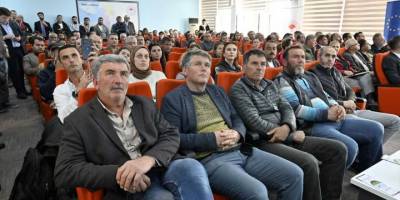 İzmir'de yatırımcıya hibe sağlanacak program hakkında bilgilendirme yapıldı