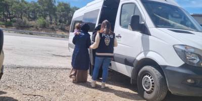 Afyonkarahisar'da 9 düzensiz göçmen yakalandı