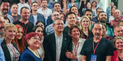 CHP Genel Başkanı Özel, genel merkezde partililere hitap etti