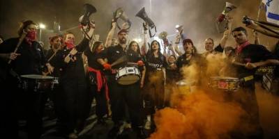 Batı Kudüs'te Netanyahu'nun konutuna yürüyen İsrailli protestoculara polis sert müdahale etti