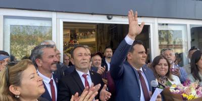 Dalaman Belediye Başkanı Sezer Durmuş mazbatasını aldı