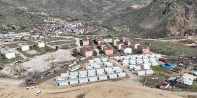 Tunceli'de depreme dayanıksız olduğu belirlenen 3 bin 406 yapı yıkılıyor