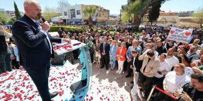 Menemen Belediye Başkanı Pehlivan, mazbatasını aldı