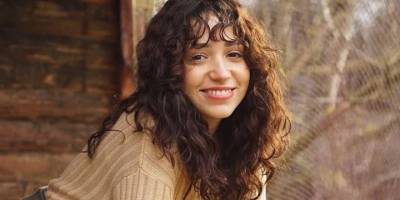 Zeynep Bastık "Lan" ile zirvede