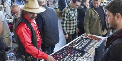 Ayrancı Antika Pazarı, koleksiyonlarını zenginleştirmek isteyenleri buluşturuyor