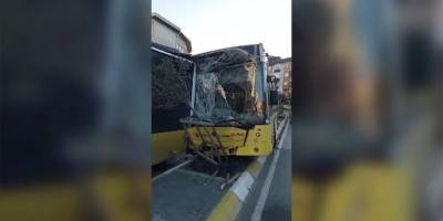 Gaziosmanpaşa'da gaz pedalı takılı kalan İETT otobüsü duraktaki 4 araca çarptı