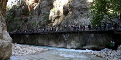 Muğla'daki Saklıkent Kanyonu'nda bayram tatili yoğunluğu