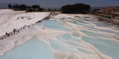 Pamukkale'yi bayram tatilinin 6 gününde yaklaşık 50 bin ziyaretçi gezdi