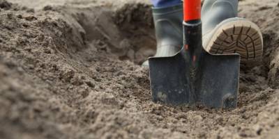 İstanbul'da ölü doğan bebeklerini gömdükleri öne sürülen çift gözaltına alındı