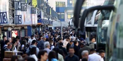İstanbul'da otogarda tatil dönüşü yoğunluğu yaşanıyor
