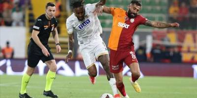 Lider Galatasaray, Alanyaspor deplasmanında sonradan açıldı