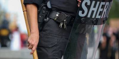 ABD'de meslektaşlarının dövdüğü siyahi polis 23 milyon dolar tazminat alacak