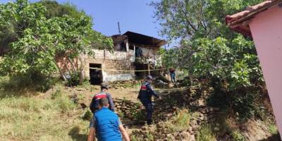 İzmir'de yangın çıkan evde 1 kişinin cansız bedenine ulaşıldı