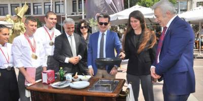 Çeşme'de Turizm Haftası için tören düzenlendi