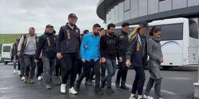 İstanbul'da "Sibergöz-31" operasyonunda yakalanan 18 zanlı adliyede