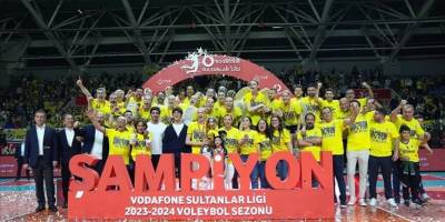 Fenerbahçe Opet, Sultanlar Ligi'nde 7. kez şampiyonluğa ulaştı